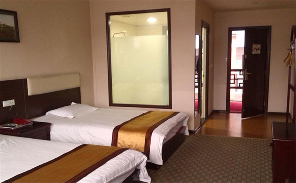 Wudangshan Yinjie Holiday Hotel Danjiangkou Rum bild