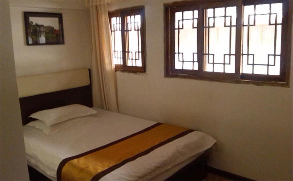 Wudangshan Yinjie Holiday Hotel Danjiangkou Rum bild